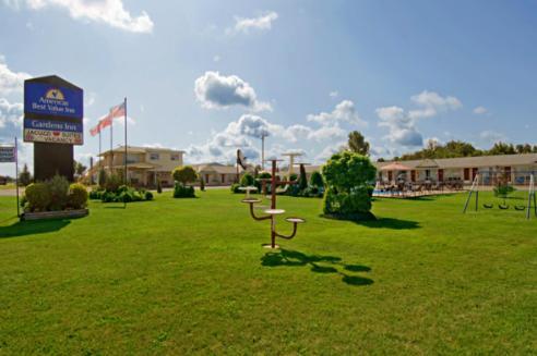 Milan Garden Inn Thorold Экстерьер фото