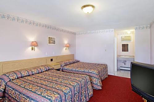 Milan Garden Inn Thorold Экстерьер фото